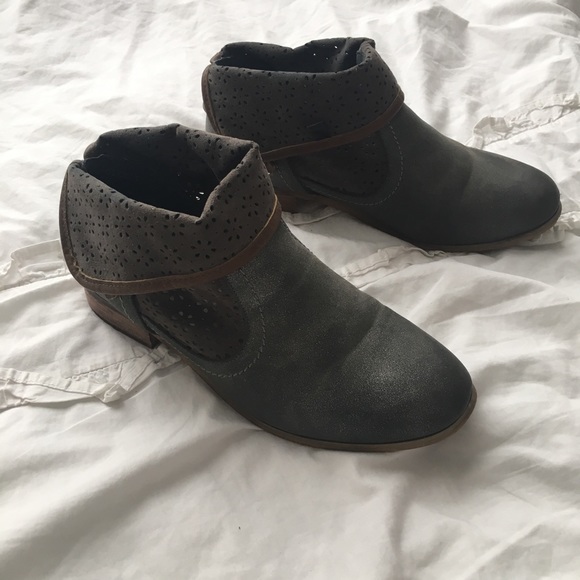 Grey Ankle Boots - Picture 1 of 3